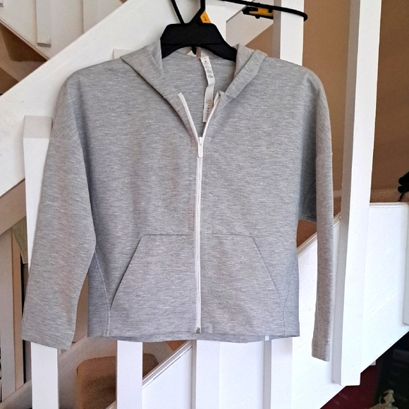 lululemon athletica Tops - Lululemon Heather Grey Scuba No Band Waist Hoodie Sz4 Like New